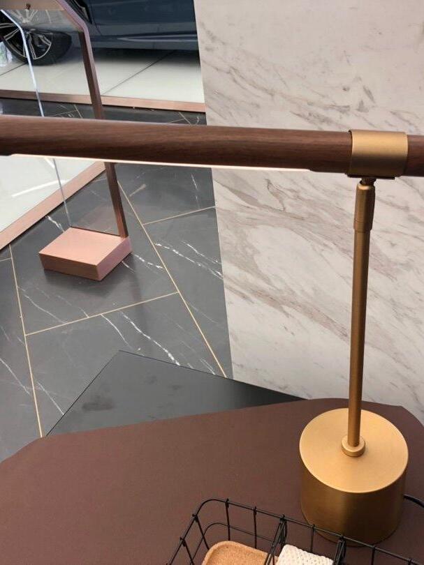 Linear Table Lamp