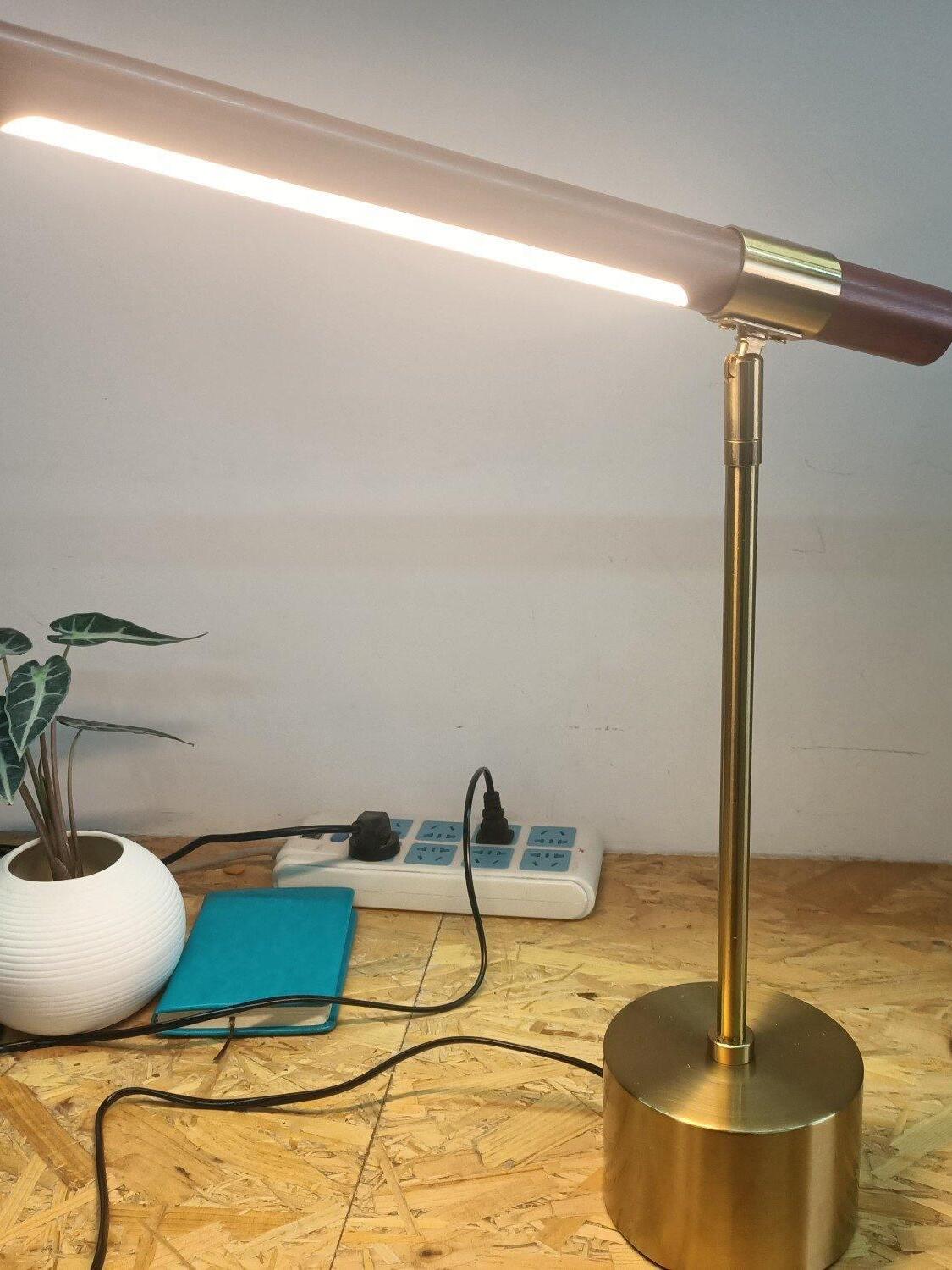 Linear Table Lamp